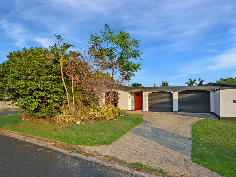 Pool + solar + huge alfresco ready to go !
