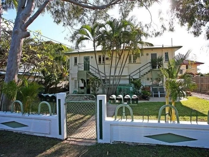 Upstairs Unit Close to City!