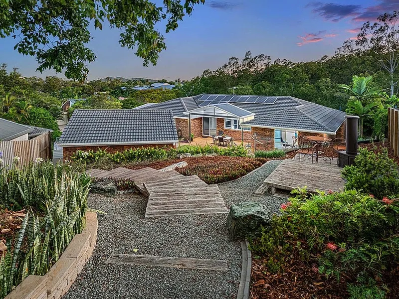 Meticulously Maintained Family Home with Ducted Air Con!