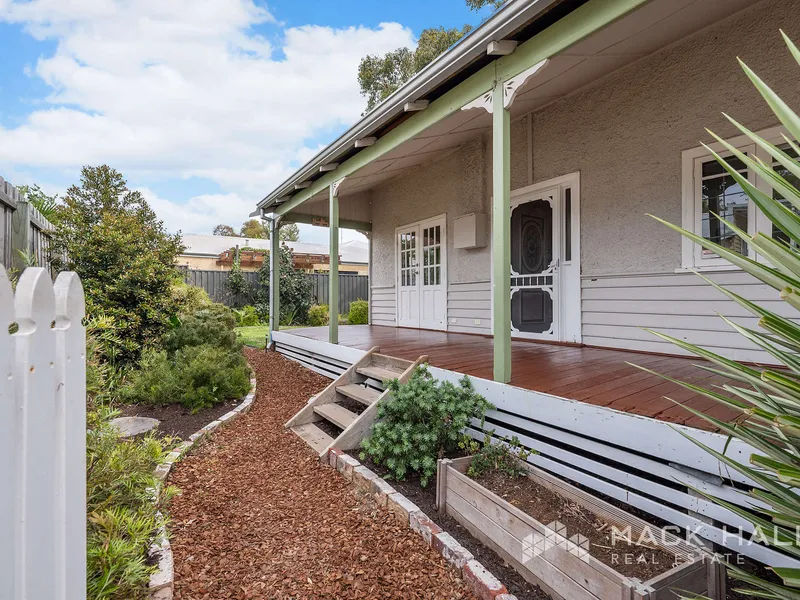 Character Weatherboard on a Lush Private Lot