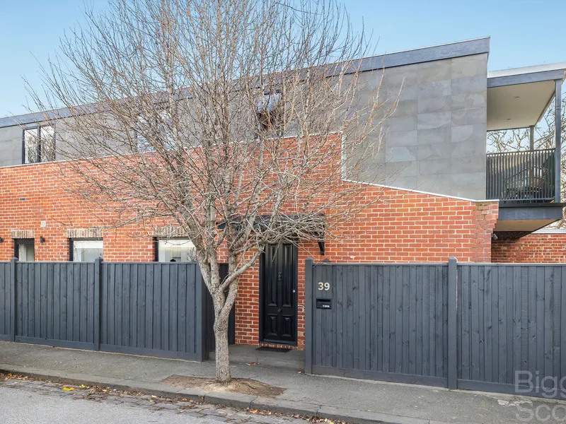 A Brilliant Home for Lovers of Style and Good Living