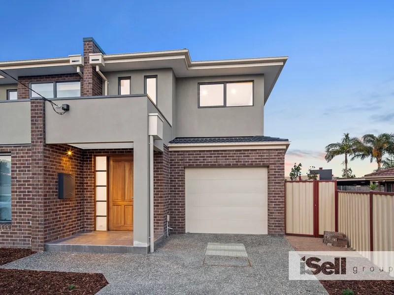 Brand New, Luxurious Living!