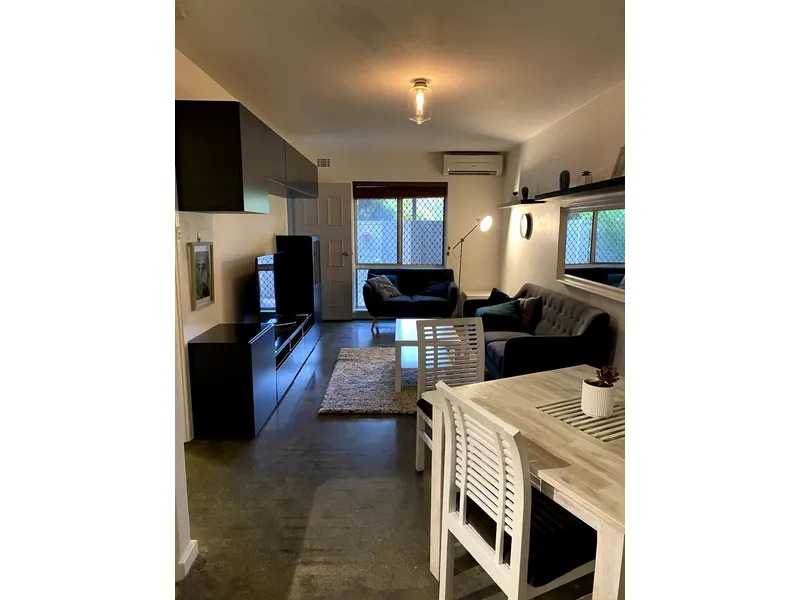 Fully furnished/Fully Equipped with NBN WIFI, 1 Bed, 1 Bath Unit in Como Beach