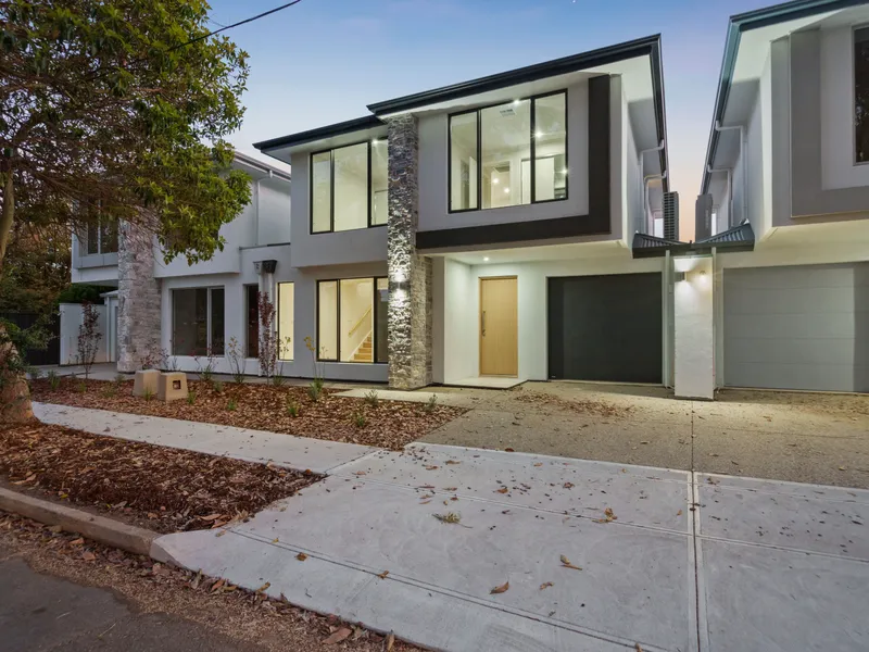 QUALITY LUXURY LIVING ~ IN THE BEAUTIFUL BEACHSIDE SUBURB OF NORTH BRIGHTON!