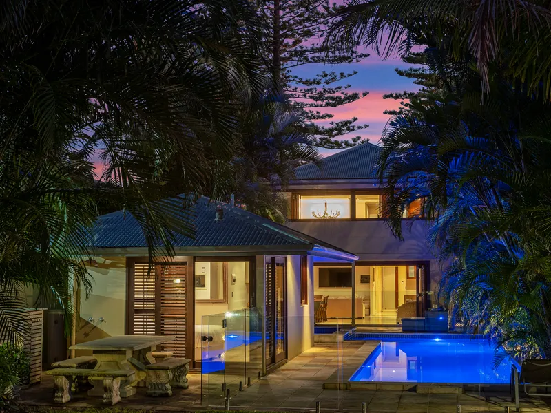 Rare prestige resort-style property with access to Byron’s Main Beach