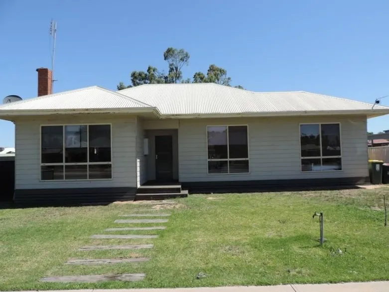 LARGE BLOCK, GREAT LOCATION!