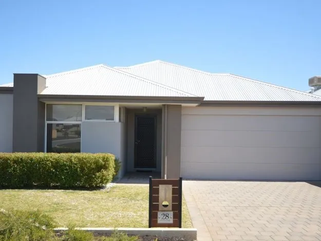 STUNNING 4 BEDROOM HOME WITH SIDE ACCESS AND SHED - YOUR PERFECT CHOICE !!!