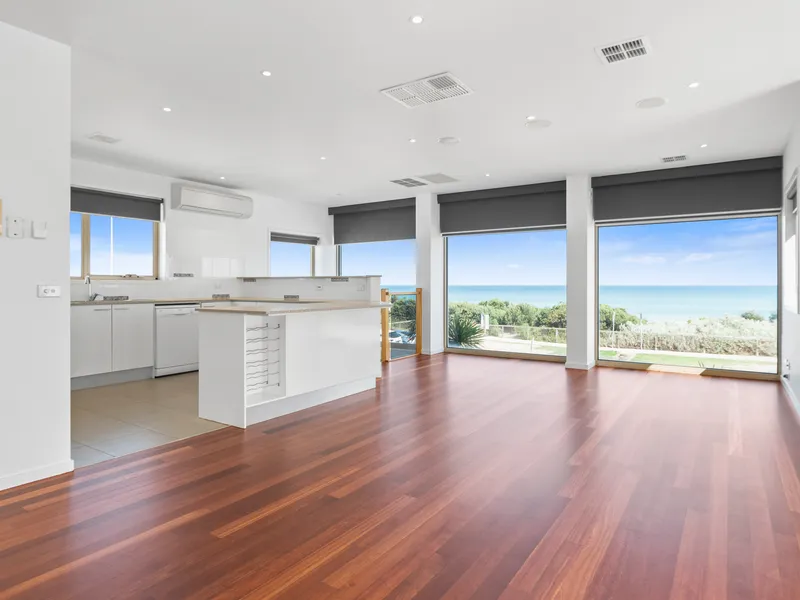 Carefree Coastal Lifestyle with uninterrupted Bay Views