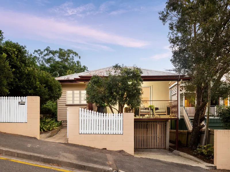 3-BED POST-WAR QUEENSLANDER, STONES THROW TO LATROBE TCE