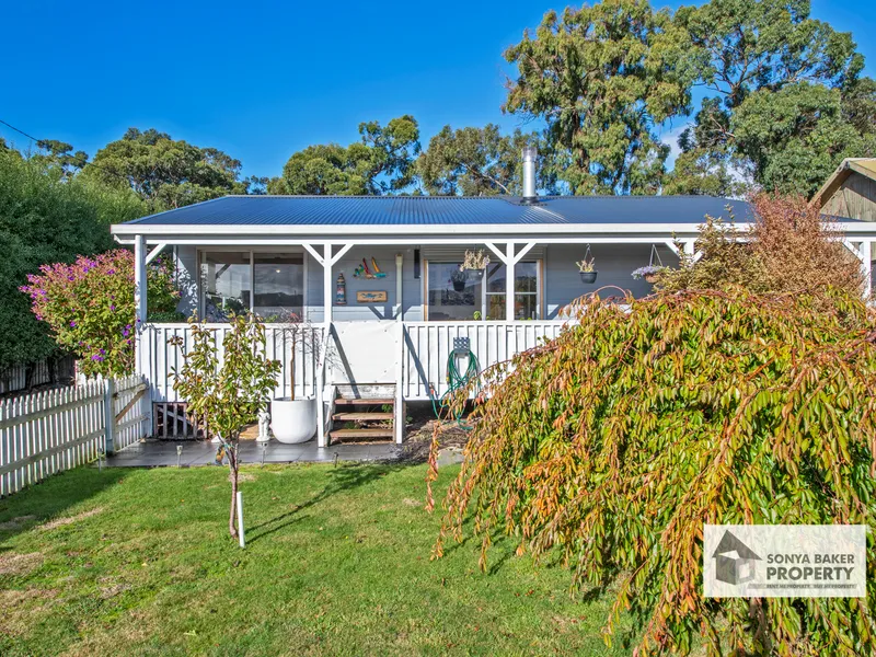 Sisters Beach - House & self contained Studio