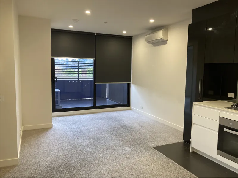 Excellent 2-bedroom apartment with Car Park in Hawthorn East leasing from 11/05/2022