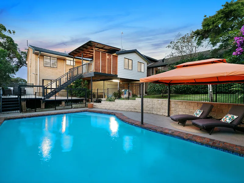 Intuitively designed with an emphasis on flexible family living, suburb entertaining and panoramic views