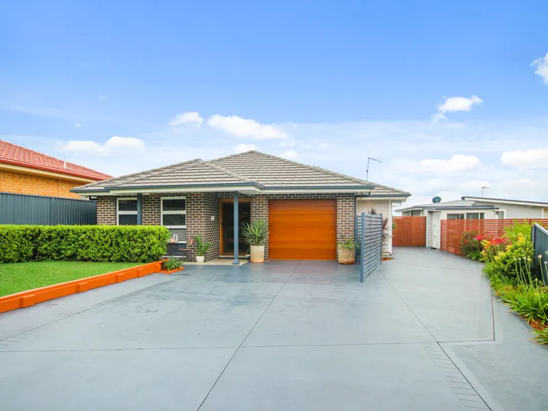 HOUSE & GRANNYFLAT