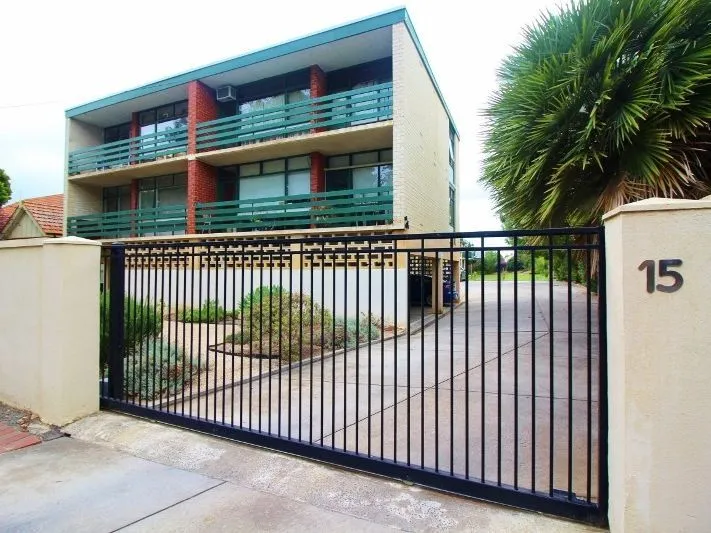 2 BEDROOM UNIT, EXCELLENT LOCATION!