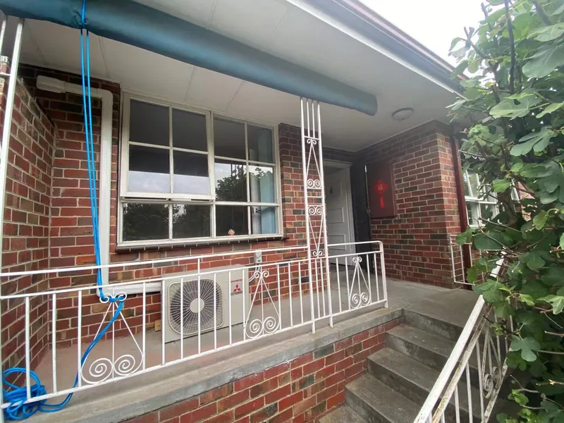 SPACIOUS SINGLE LEVEL IN LEAFY POCKET