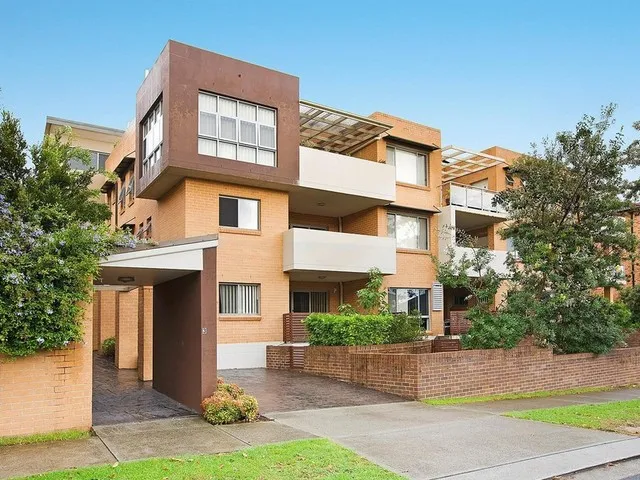 Spacious 2 Bedroom Apartment For Lease In Carlton!!