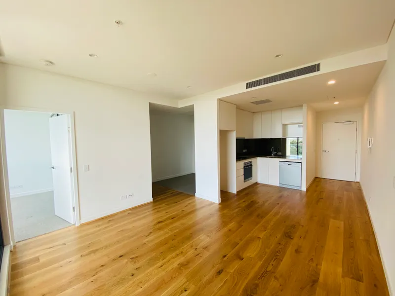 North-facing One bedroom plus Study with Beautiful View