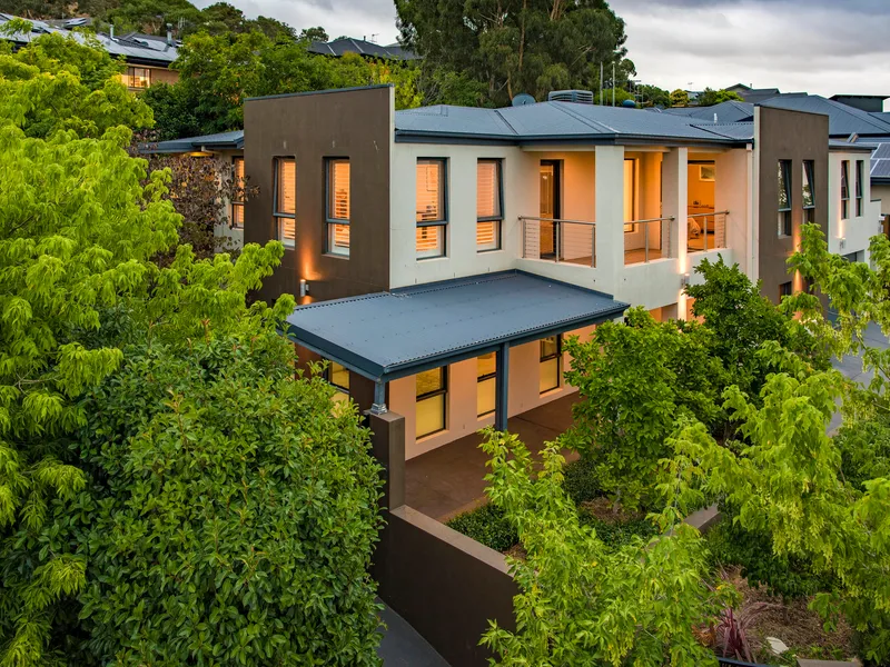 SUNSET VIEWS + CONTEMPORARY DESIGN