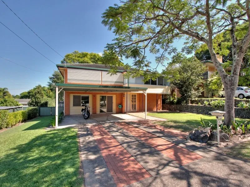 Spacious and private ground floor unit. Wifi and electricity included. Fully self-contained.