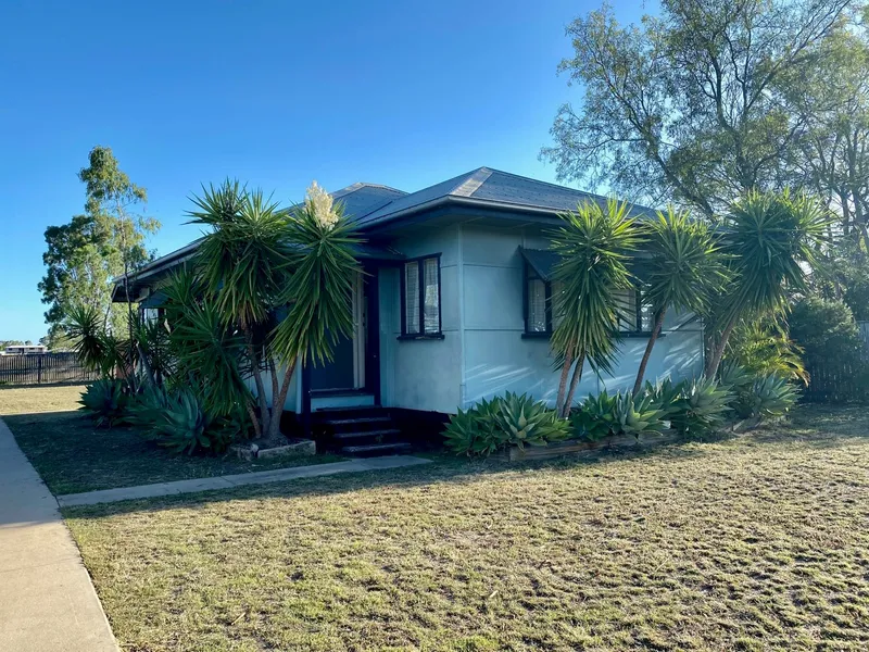 3 BEDROOM HOME ON LARGE BLOCK