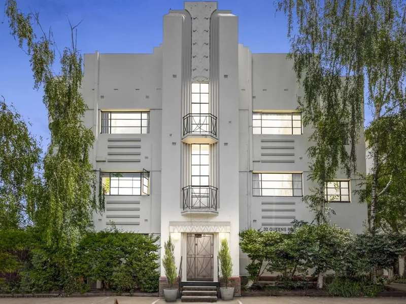 Light and Bright Two Bedroom Apartment