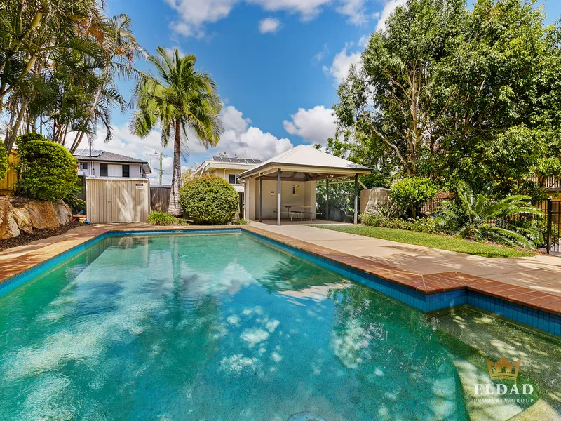 BAY LIVING - WITHOUT THE PRICE TAG ! Calling First Home Buyers and Investors alike!