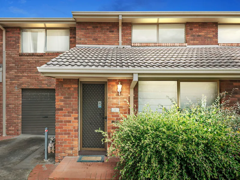 Positively Parkdale, Instantly Pleasing