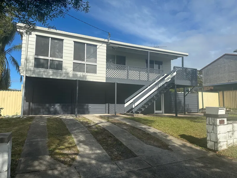 Beautiful 4 Bedroom Home for Rent in Logan Central