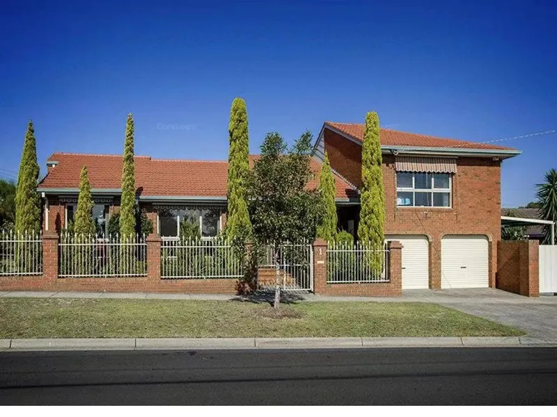 Luxurious Family Living On A Grand Scale