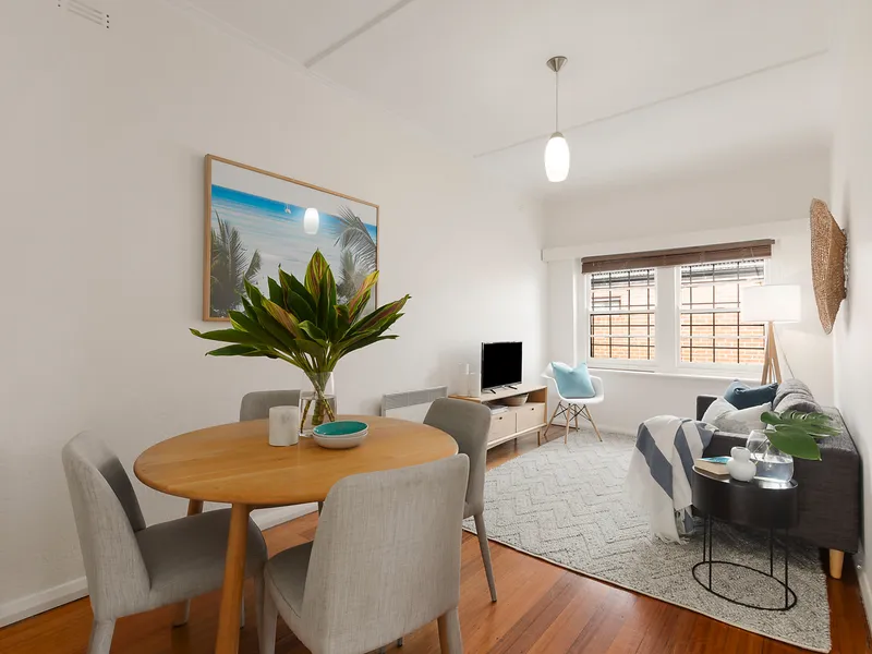 Sand, Sea and Art Deco Finery