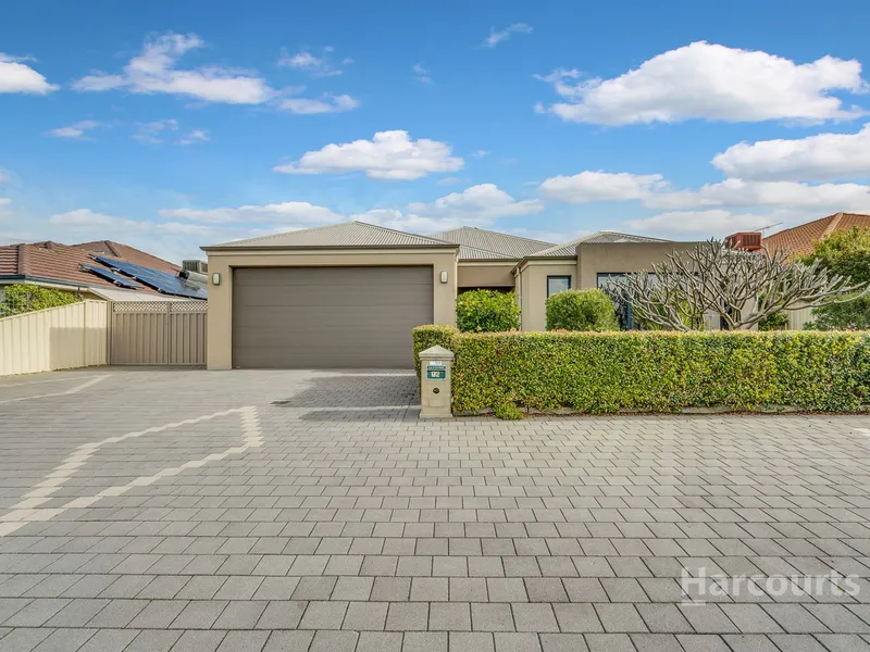 Immaculate Home Within Madora Bay
