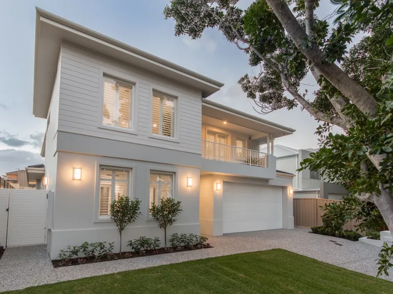 AWARD WINNING BUILDER COMPLEMENTED BY AWARD WINNING DESIGN
