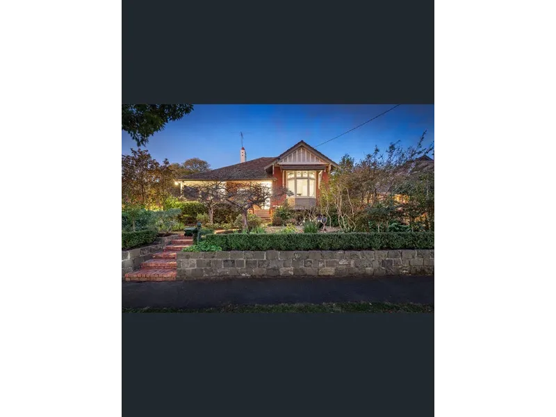 Family Sanctuary in Prestigious Canterbury Locale