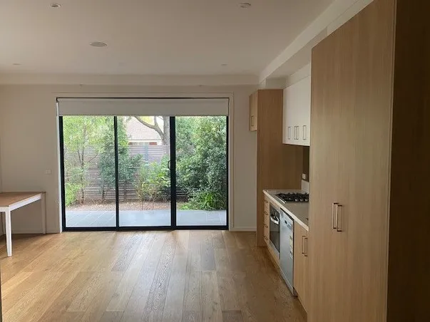 SPACIOUS GROUND FLOOR APARTMENT