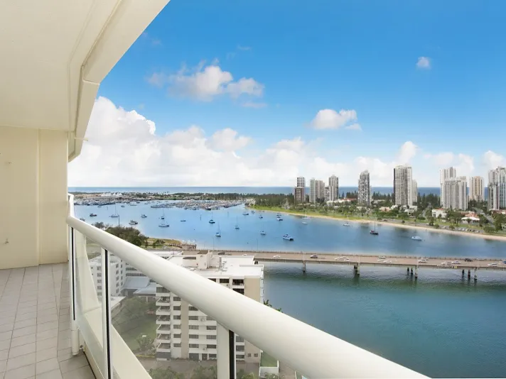 LUXURY RIVERFRONT 3 BEDROOM SOUTHPORT RIVAGE ROYALE