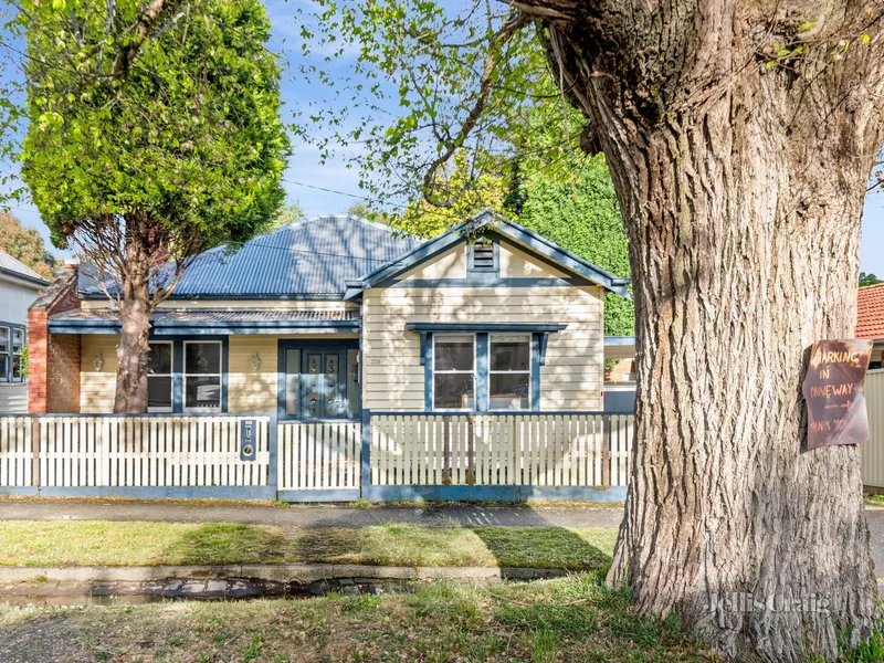 A TREAT ON RAGLAN STREET