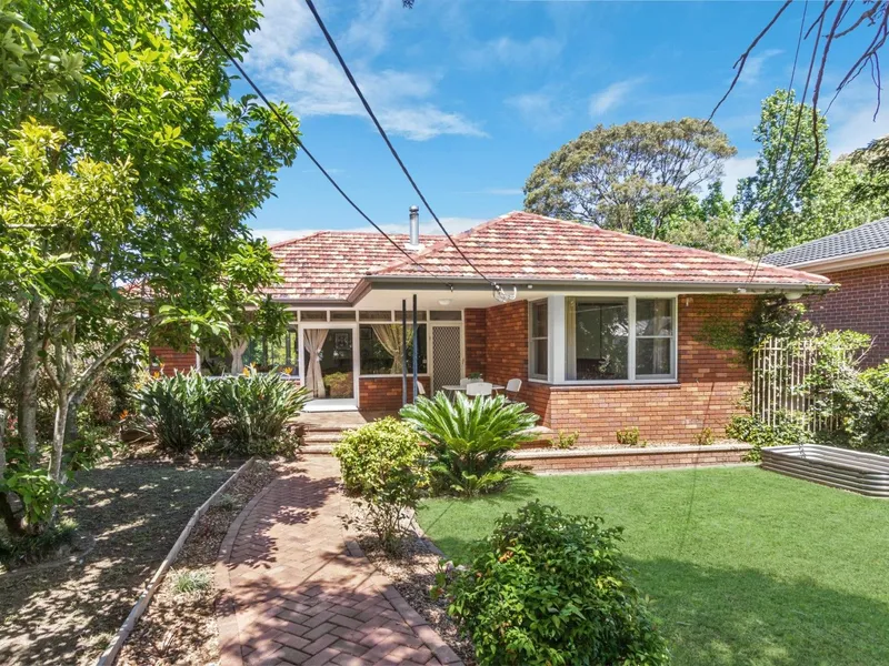 3 Bedroom House with Extra Large Study Room below