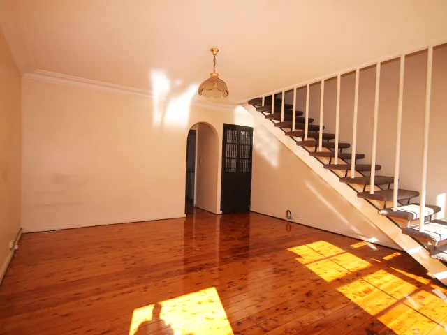 TOWNHOUSE STYLE UNIT