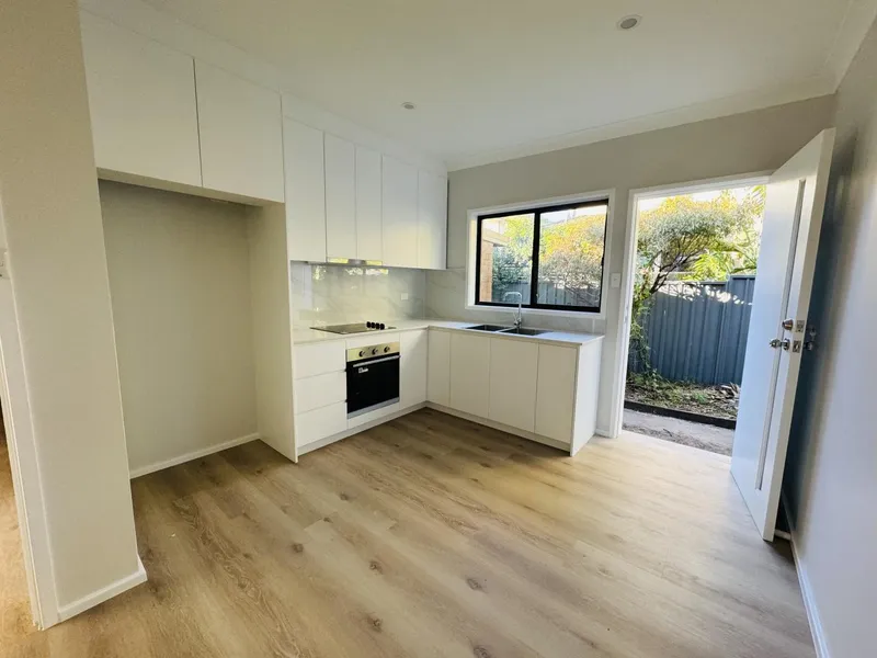 Brand new renovated 3 bedrooms house in the prime location of Maroubra!