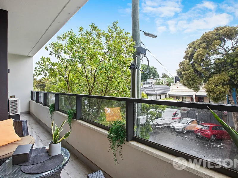 St Kilda lifestyle surrounded, style and luxury finishes! 