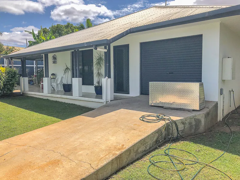 FOUR BEDROOM BLOCK HOME CLOSE TO TOWN
