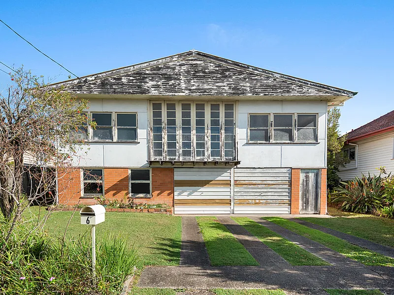 Worst House, Best Street - Revive or Rebuild!