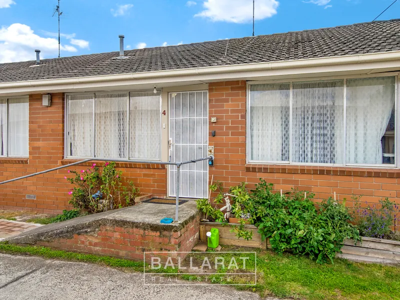 WELL MAINTAINED TWO BEDROOM UNIT