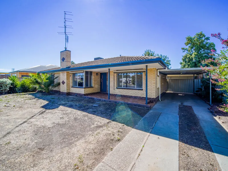 Beautiful cream brick family home in a fantastic location
