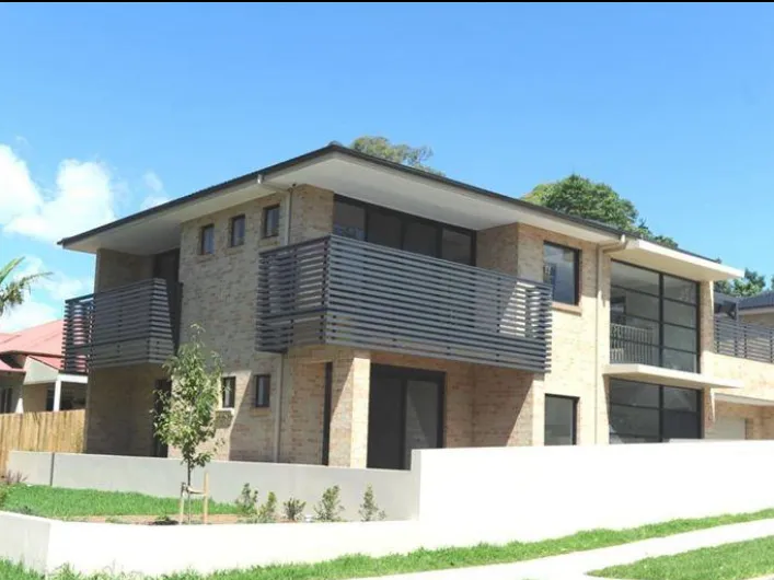 Prime Location with 5 bed Modern Home