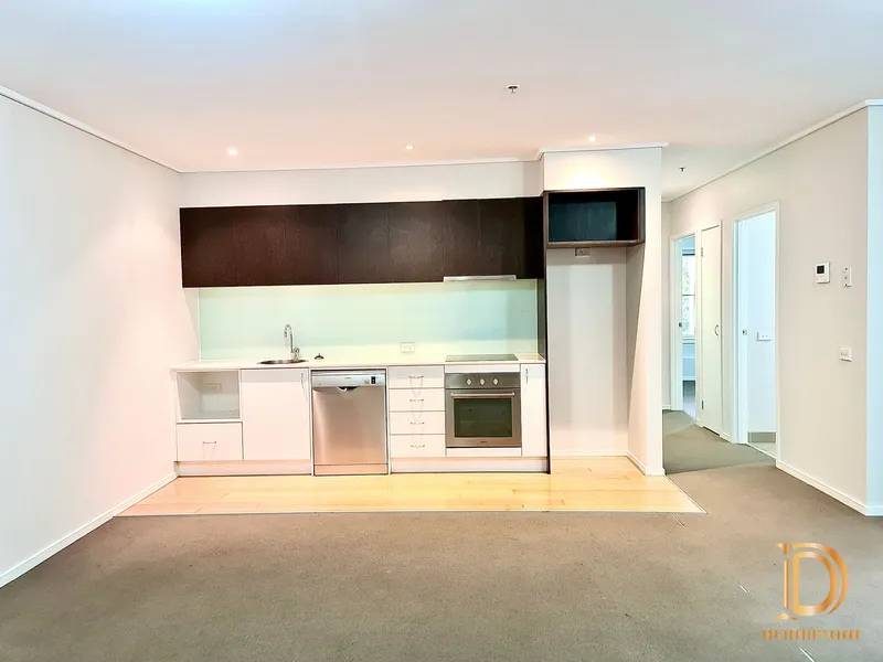 Stunning 2 Bedrooms 2 Bathrooms Apartment with 2 carparks + 1 storage