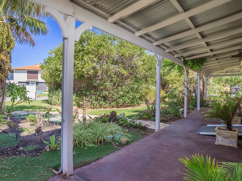 So Close To The Beautiful Beach! WOW! Call Martha Malkovic 0439 930 043