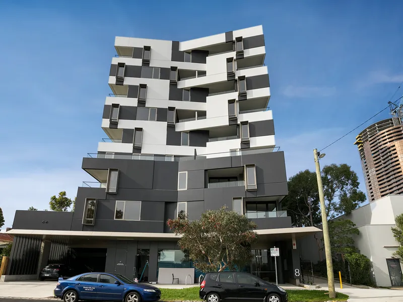 SOPHISTICATED LIVING IN THE HEART OF BOX HILL