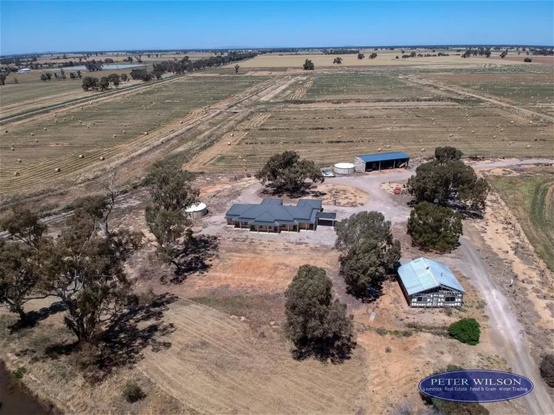 Stunning Home on 192ac, 10 min from Town