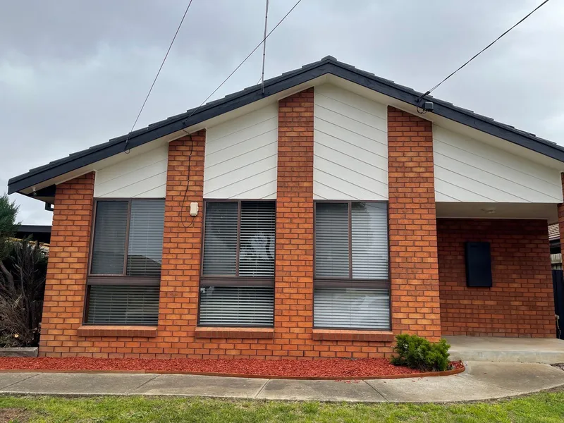 Freshly Renovated Perfect Home! APPLICATIONS NOW OPEN